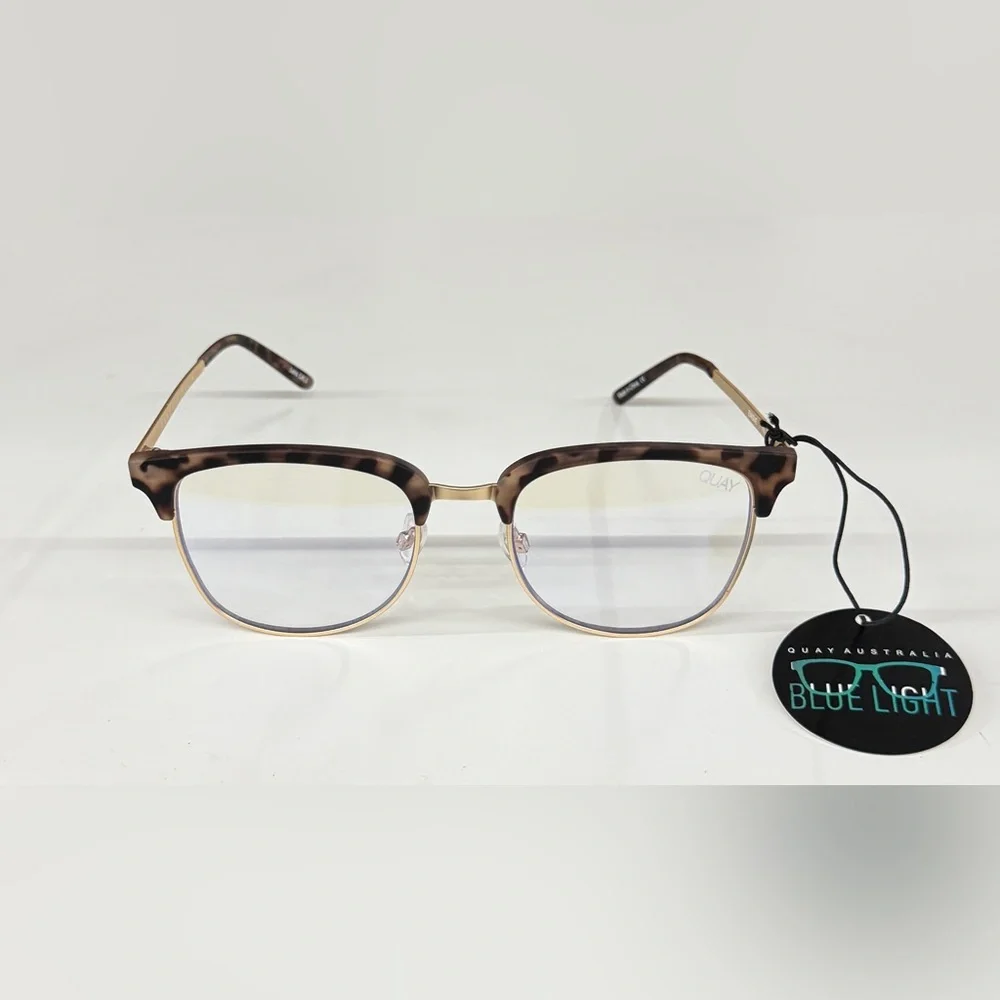 QUAY AUSTRALIA Evasive Sunglasses Tort blue light NWT/ CASE